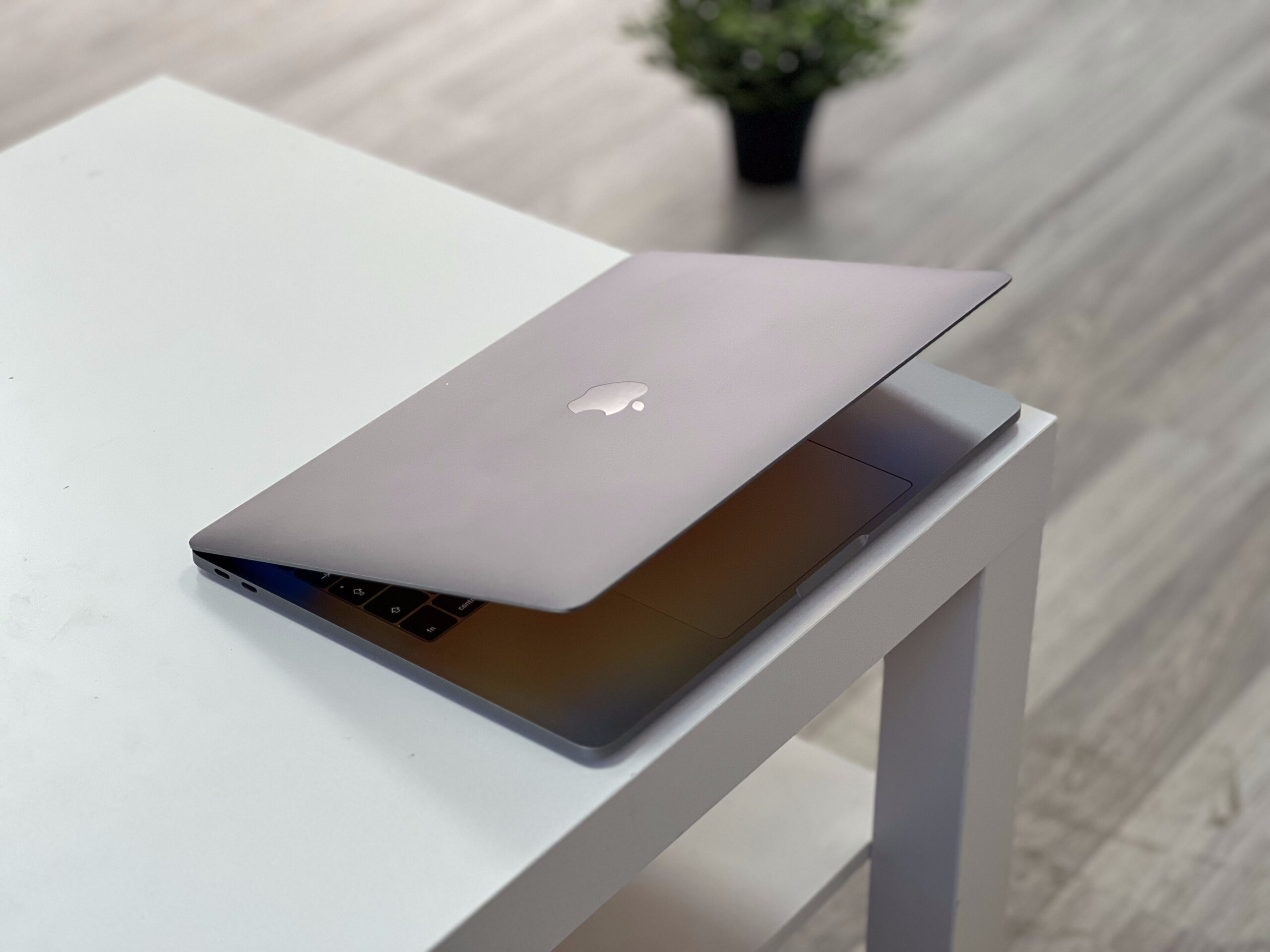 MacBook Pro 2017 13 128GB 1 ÉV Garanciával Számlával