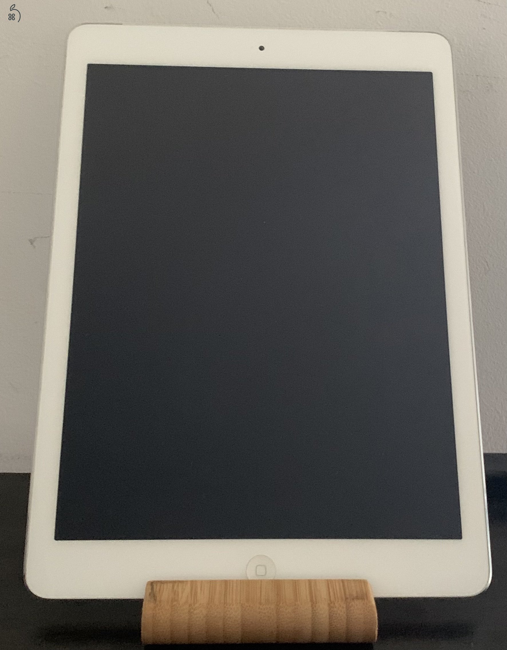 Eladó a képen látható iPad Air 16 GB-os készülék (A1475)!