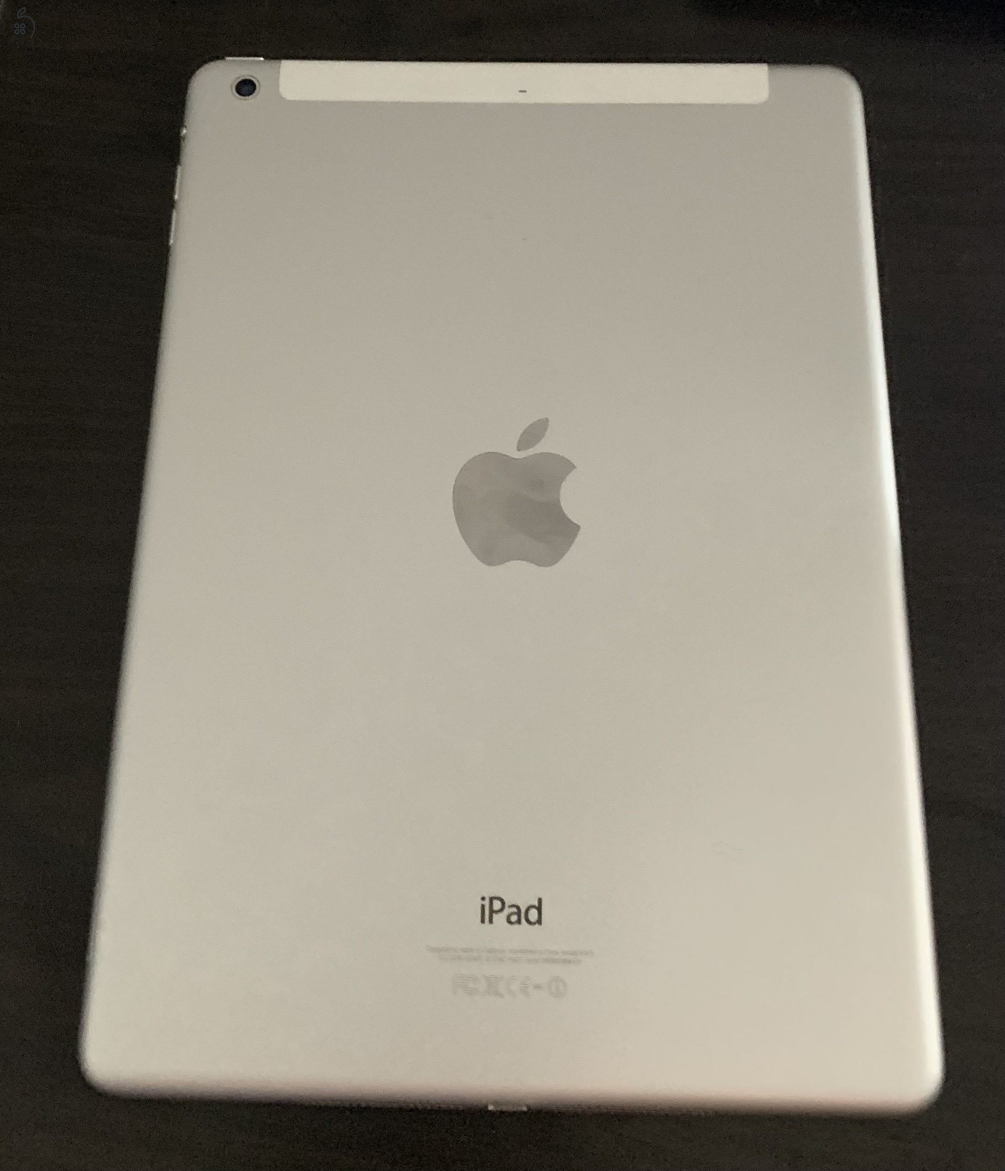 Eladó a képen látható iPad Air 16 GB-os készülék (A1475)!