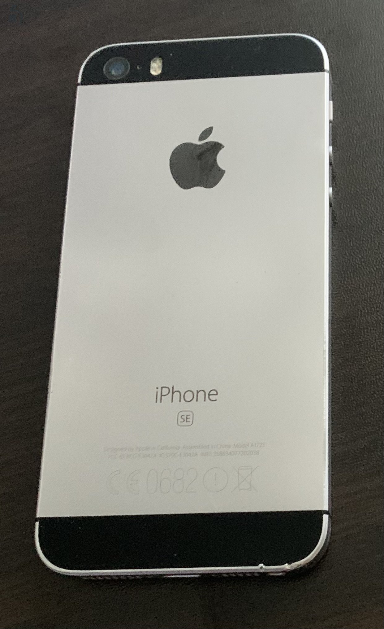 iPhone SE 16GB A1723 szürke