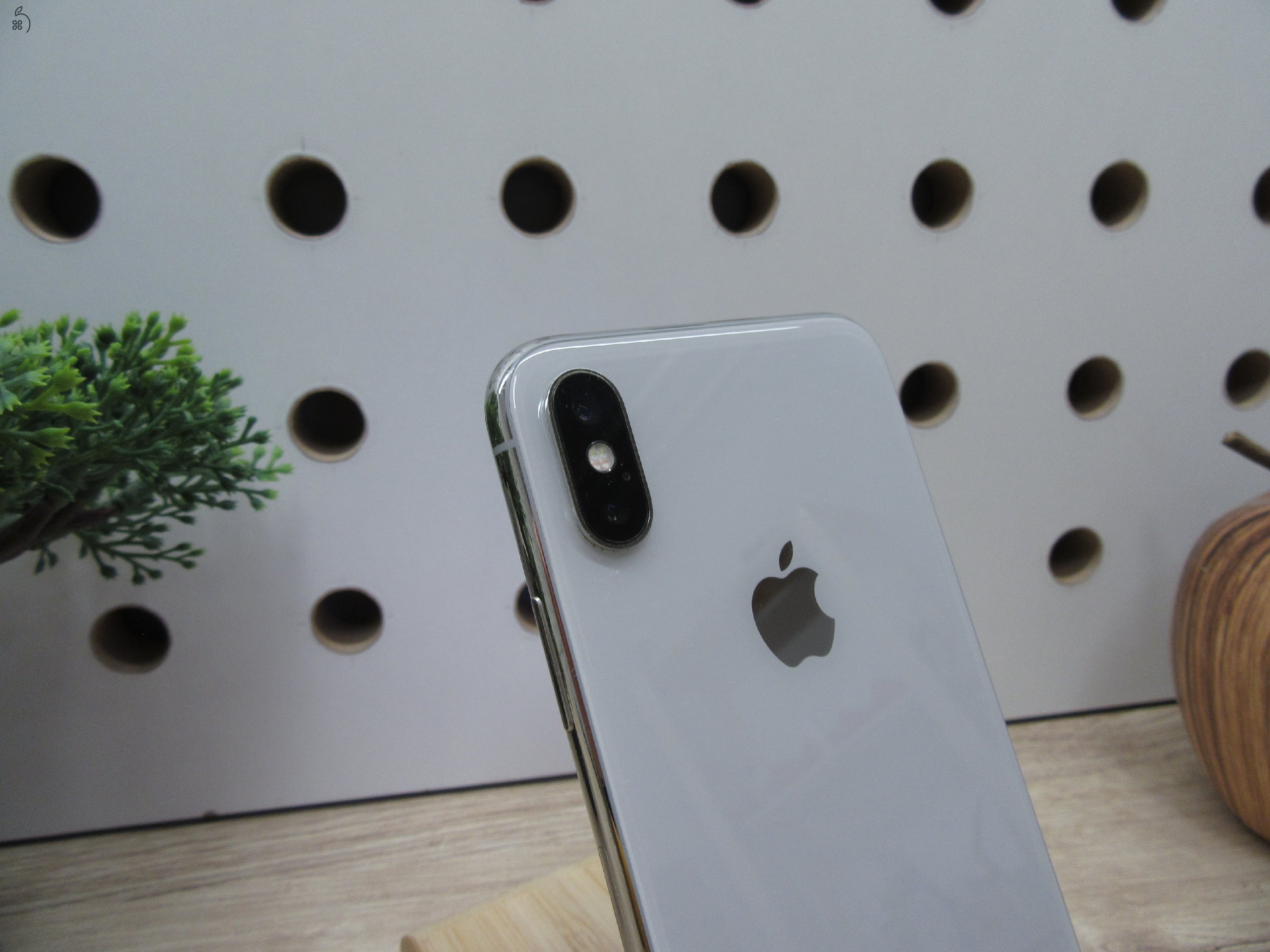 Apple iPhone X - Silver - Használt, megkímélt