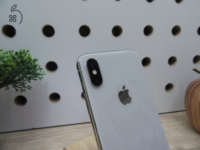 Apple iPhone X - Silver - Használt, megkímélt