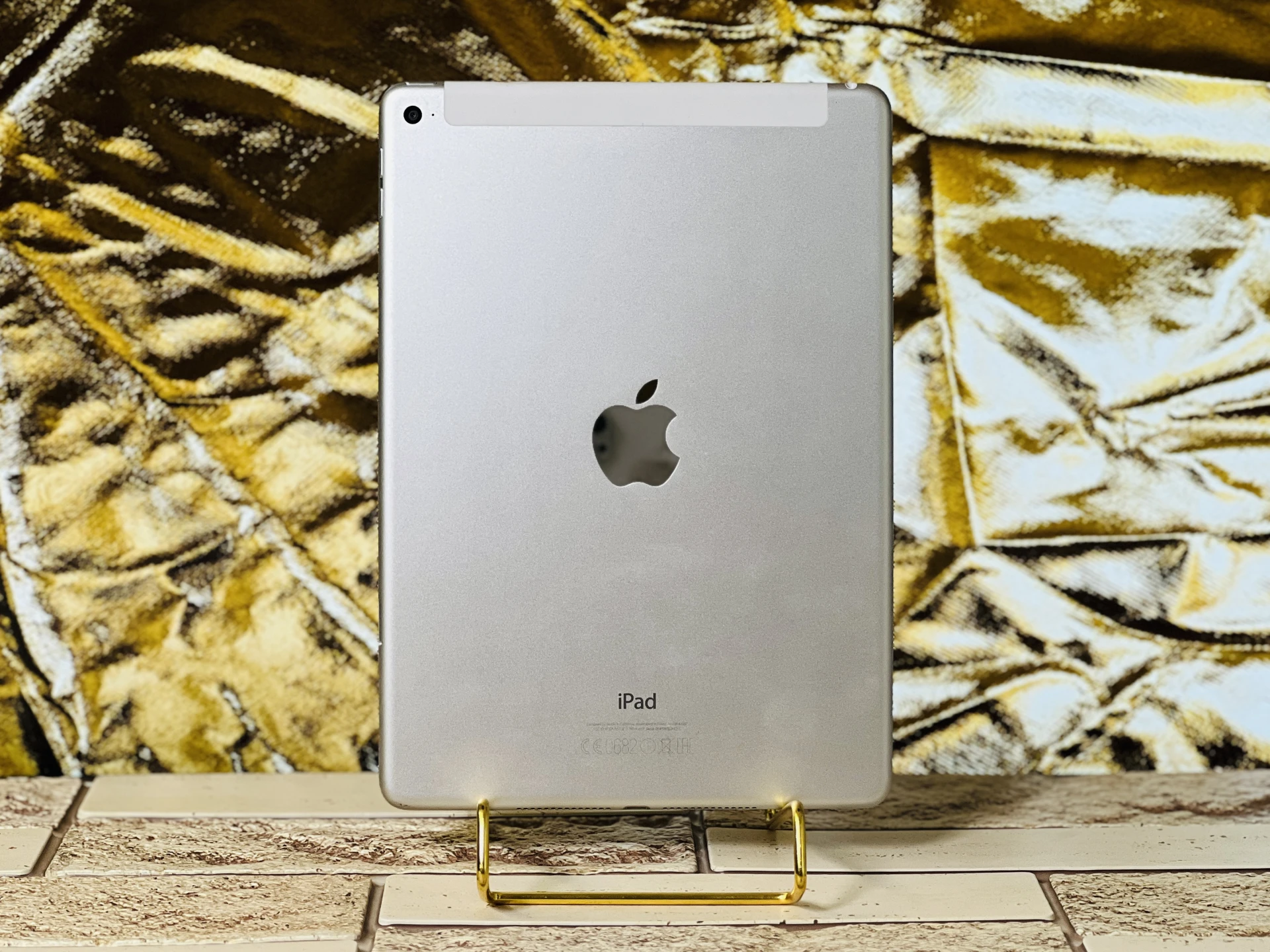  iPad Air 2th gen 9.7 Wifi +Cellular A1567 32 GB Silver szép állapotú - 12 HÓ GARANCIA