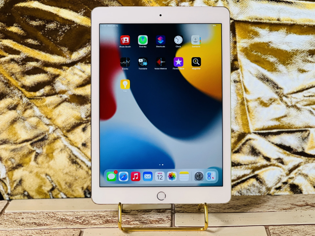  iPad Air 2th gen 9.7 Wifi +Cellular A1567 32 GB Silver szép állapotú - 12 HÓ GARANCIA