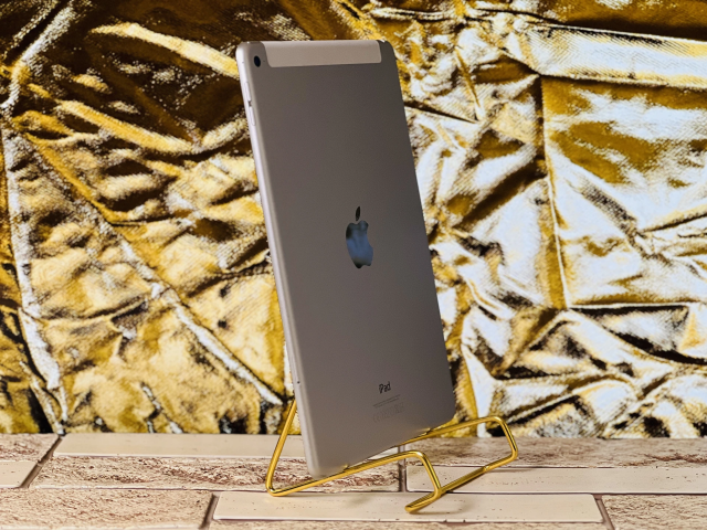  iPad Air 2th gen 9.7 Wifi +Cellular A1567 32 GB Silver szép állapotú - 12 HÓ GARANCIA