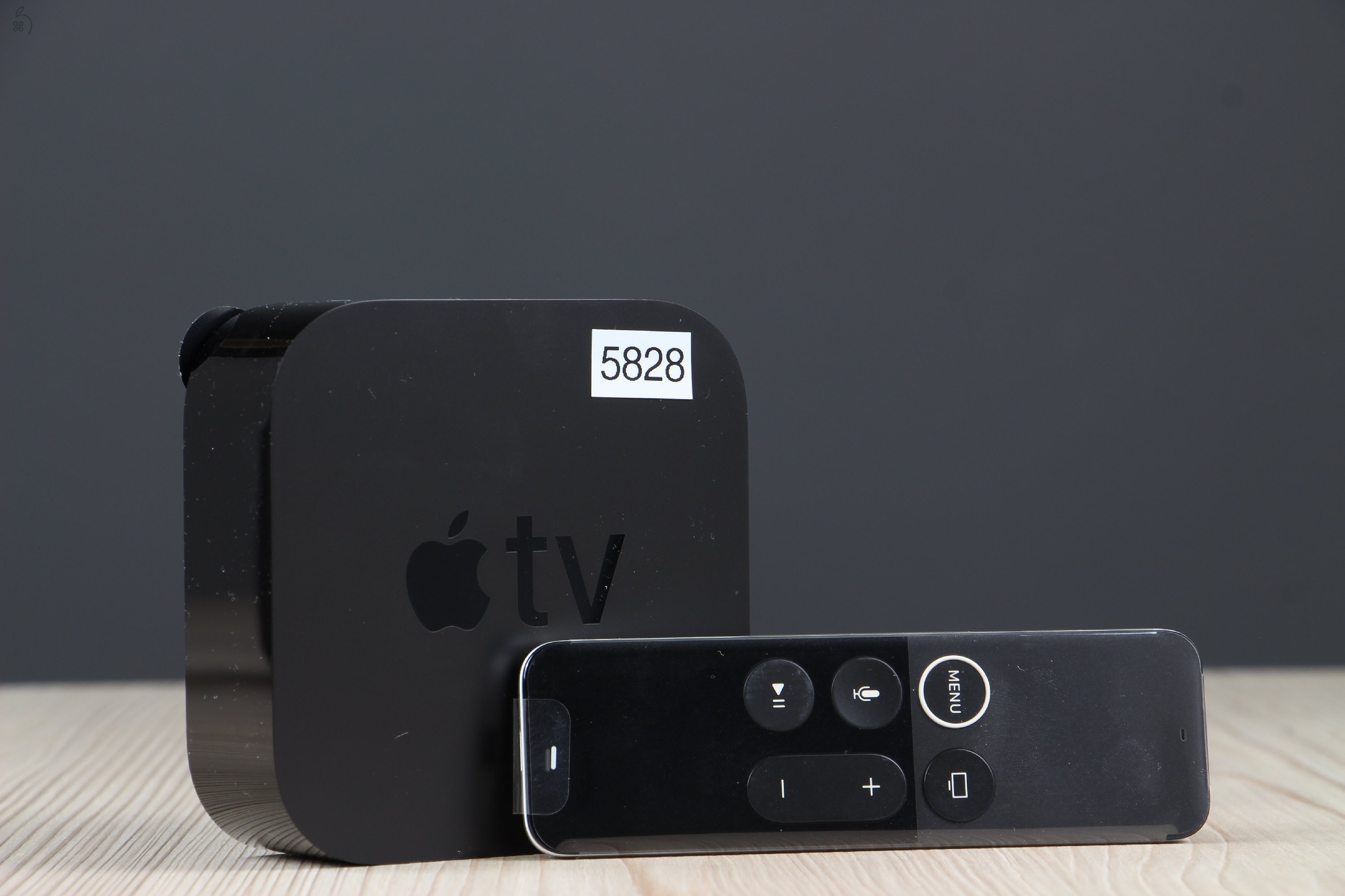 Apple TV 4th Gen. 32GB doboz + távirányító A+ US-5828