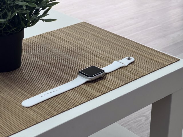 Apple Watch S5 Silver 44MM 1 ÉV Garanciával Számlával