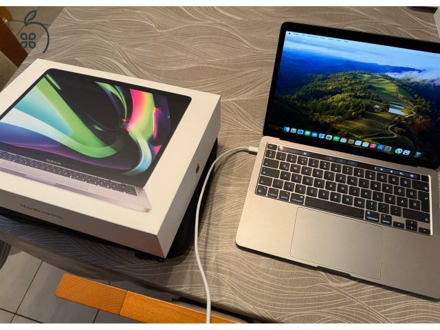 Kitűnő MacBook Pro 8/256 (94%-os akku) + MAGIC MOUSE 3