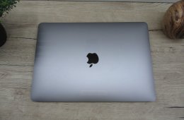 Apple Retina Macbook Air 13 - 2020 - Használt, megkímélt