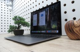 Apple Retina Macbook Air 13 - 2020 - Használt, megkímélt