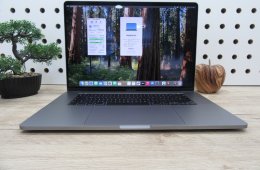 Apple Retina Macbook Pro 16 - 2019 - Használt, karcmentes