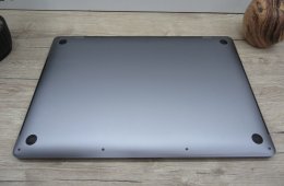 Apple Retina Macbook Pro 16 - 2019 - Használt, karcmentes