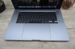 Apple Retina Macbook Pro 16 - 2019 - Használt, karcmentes