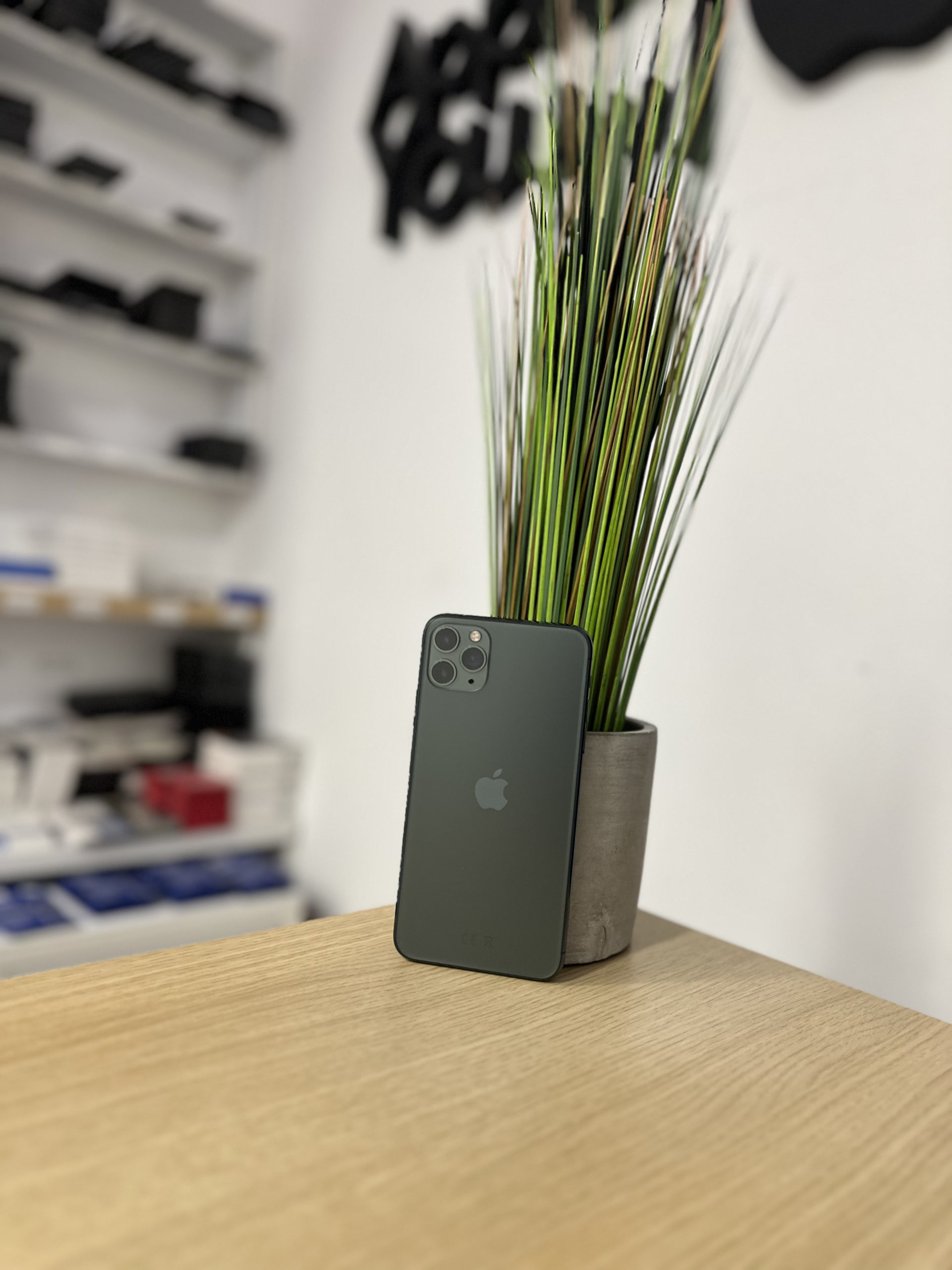 Apple iPhone 11 Pro Max 256GB Éjzöld Használt Kártyafüggetlen