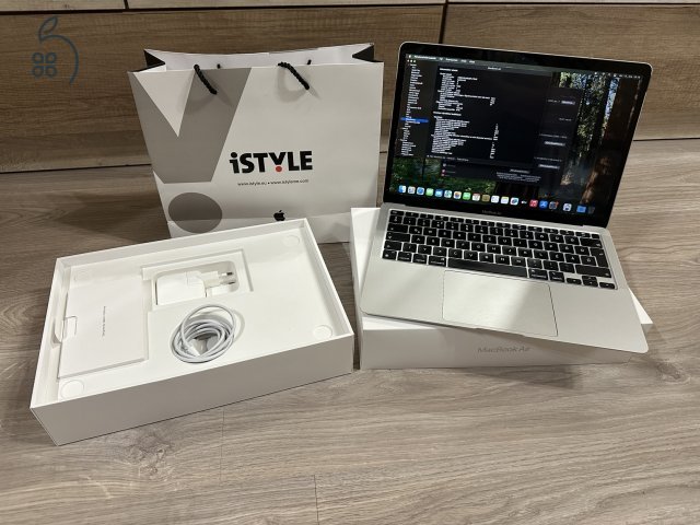 Apple MacBook Air, M1 chip 7 magos GPU val, 256 GB tárhely asztroszürke, Istyle vásárlás