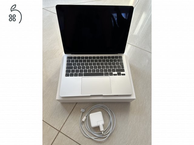 MacBook Air (M2, 2022) 13,6 hüvelykes ezüstszínben 512gb SSD 96 ciklus