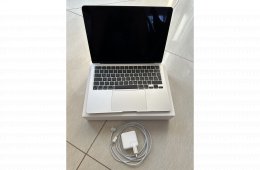 MacBook Air (M2, 2022) 13,6 hüvelykes ezüstszínben 512gb SSD 96 ciklus