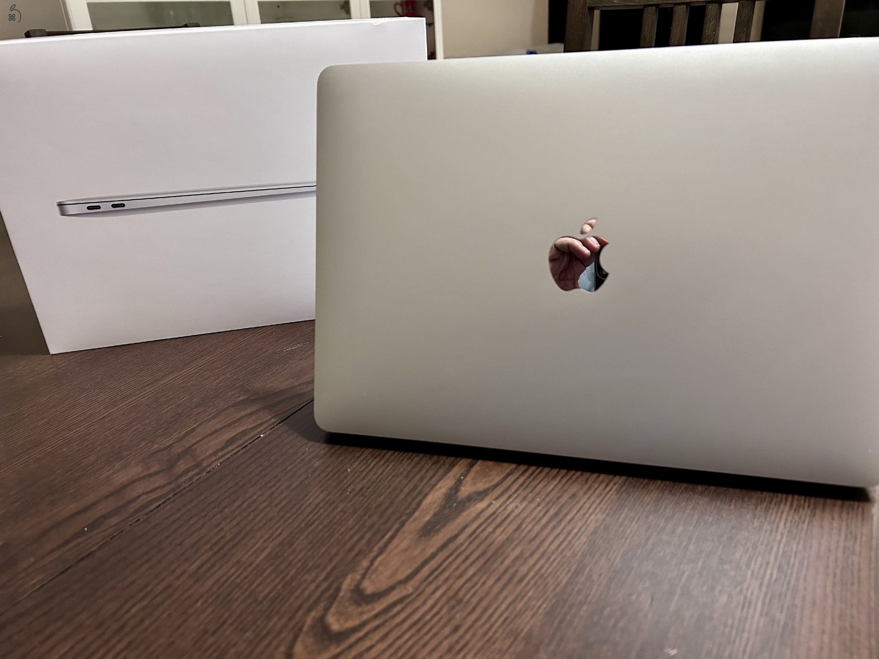 MacBook Air M1 8/256