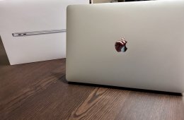 MacBook Air M1 8/256