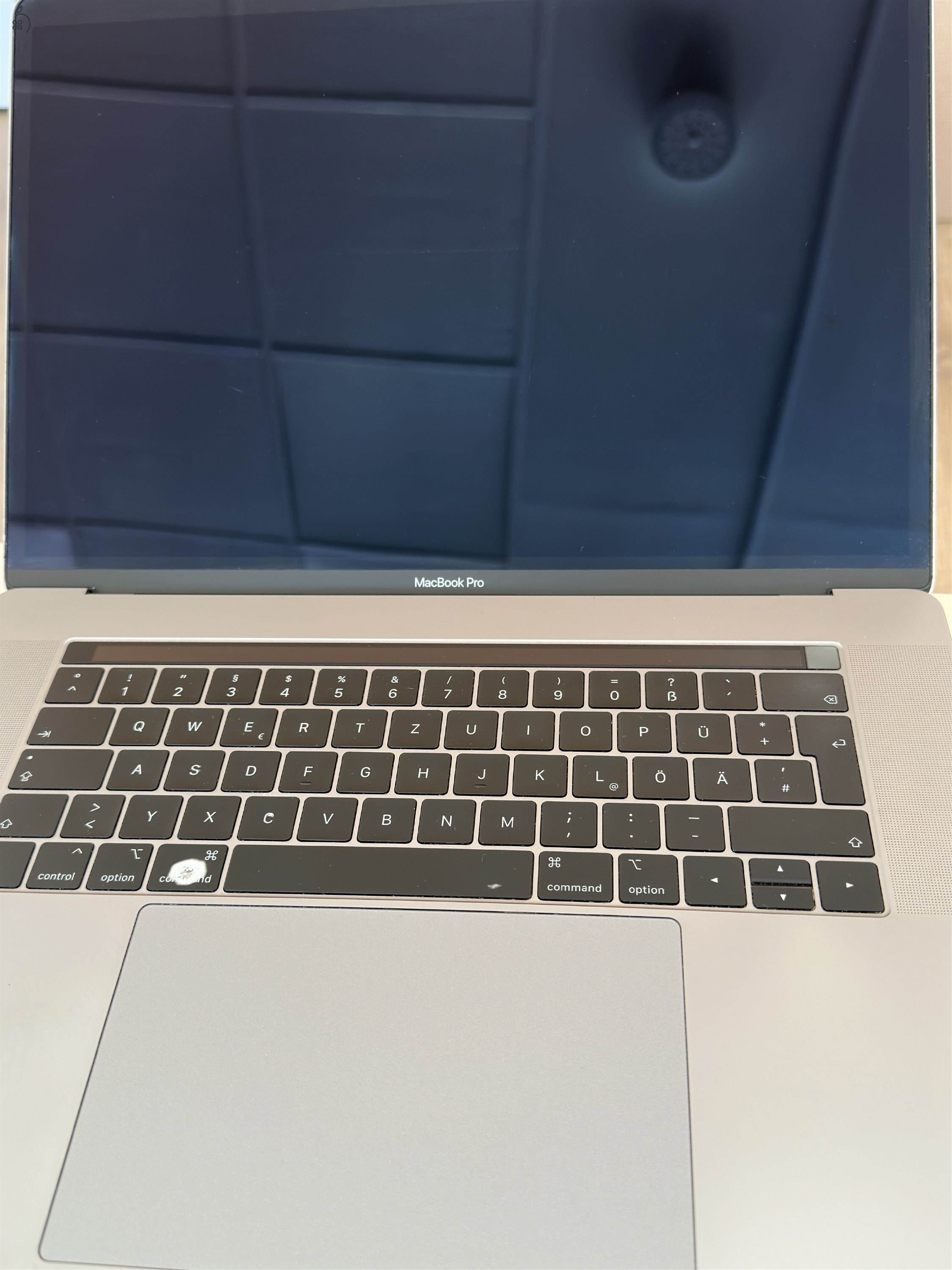 Apple MacBook Pro 15.1 A1990 15