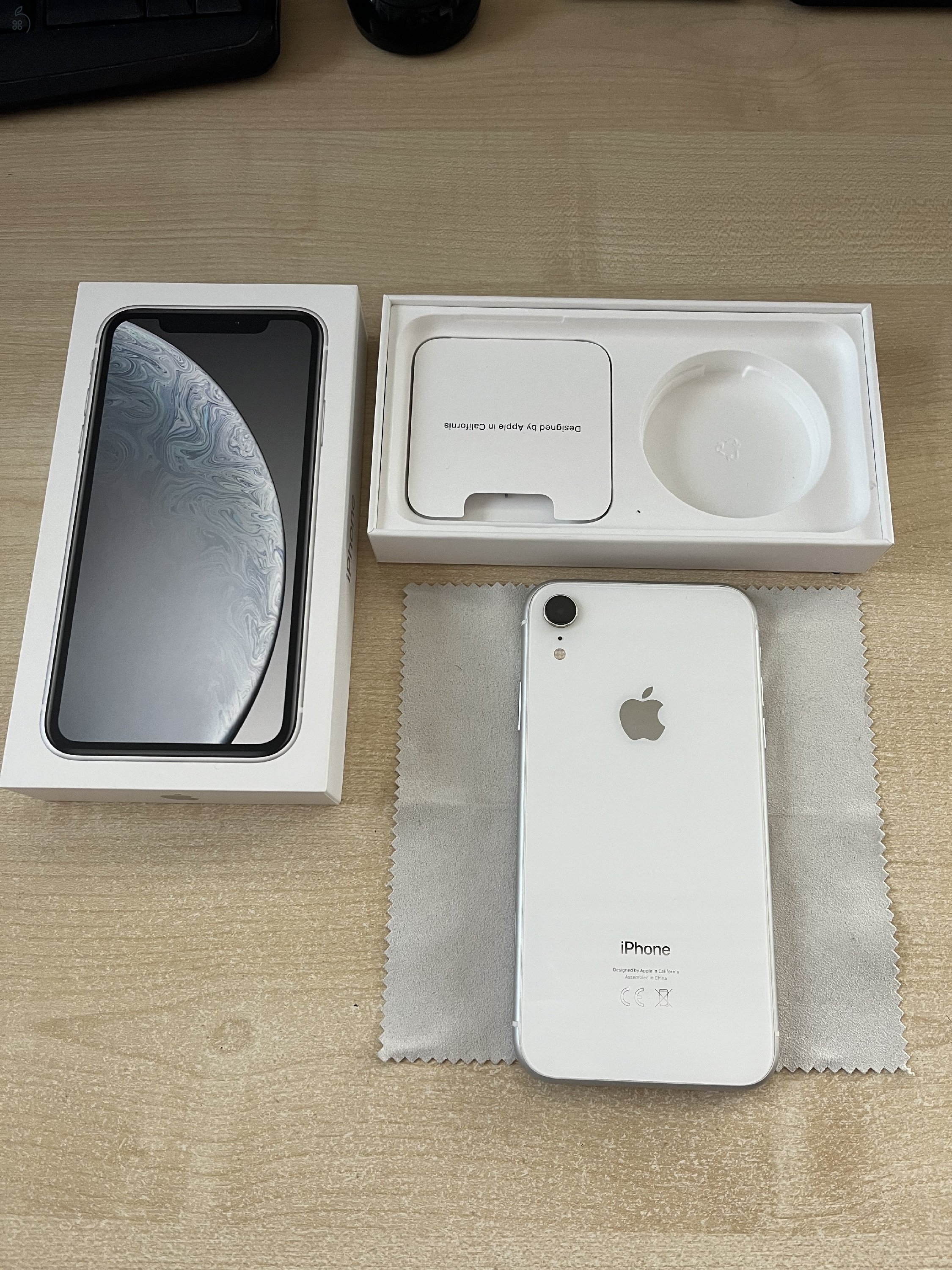 Gyönyörű hajszálkarc mentes iphone XR