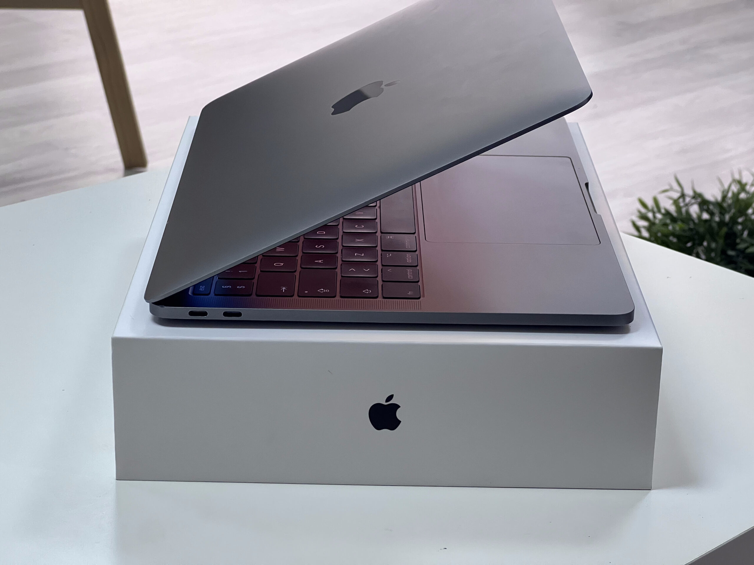 MacBook Pro 2017 13 256GB 1 ÉV Garanciával Számlával