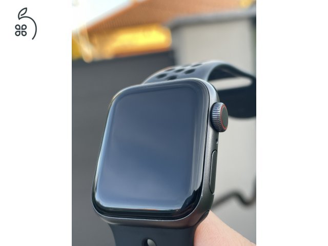 Apple Watch SE Nike 40mm GPS+Cellular