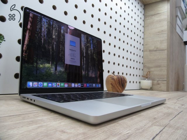 Apple Retina Macbook Pro 14 M1 - 2021 - Használt, megkímélt