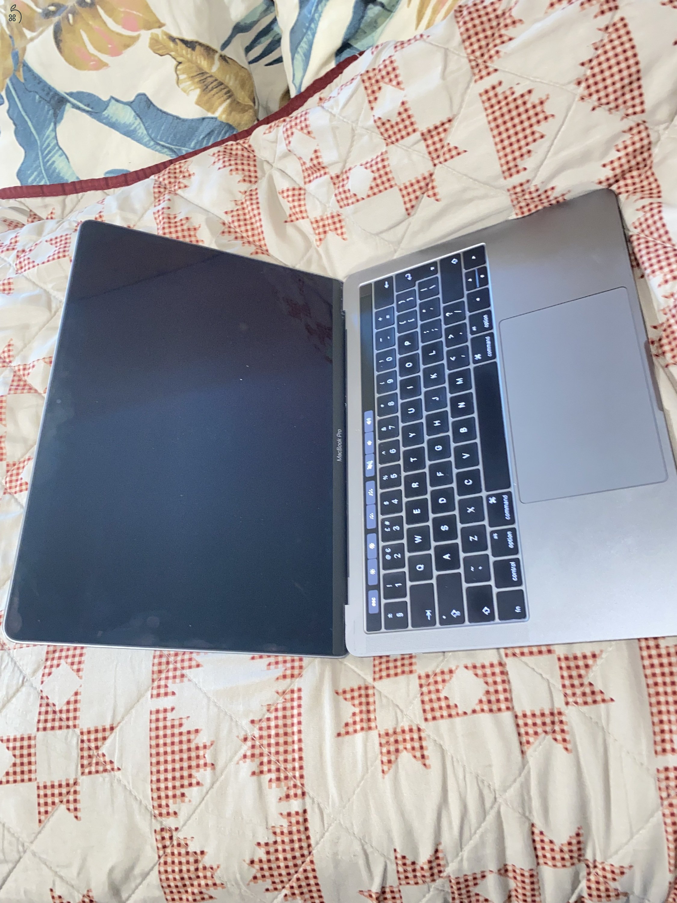 Eladó MacBook pro 13 2016