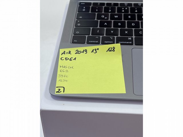 MacBook Air 2019 13 128GB 1 ÉV Garanciával Számlával