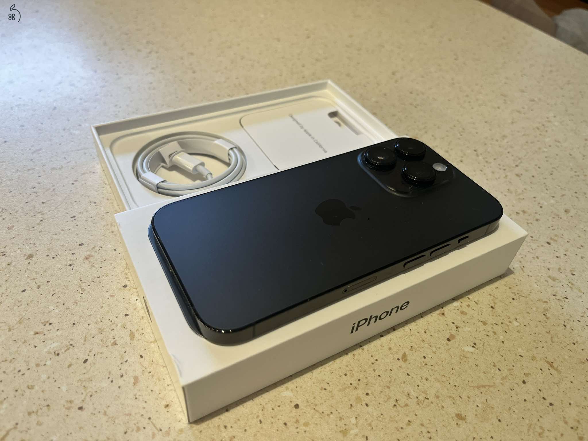 iPhone 14 Pro 128GB, karcmentes független magsafe tokkal