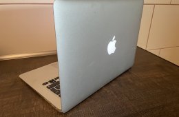 MacBook Air 13” 2013 Közepe