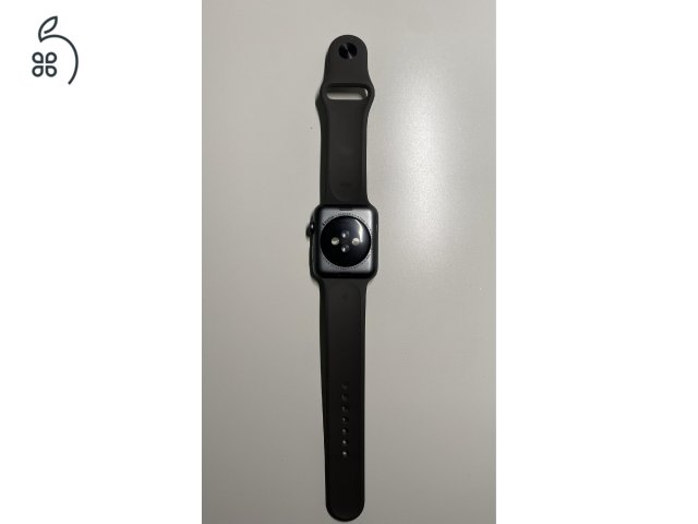 Apple Watch Series 3 – 42 mm (fekete) eredeti tartozékokkal és AJÁNDÉK szíjakkal