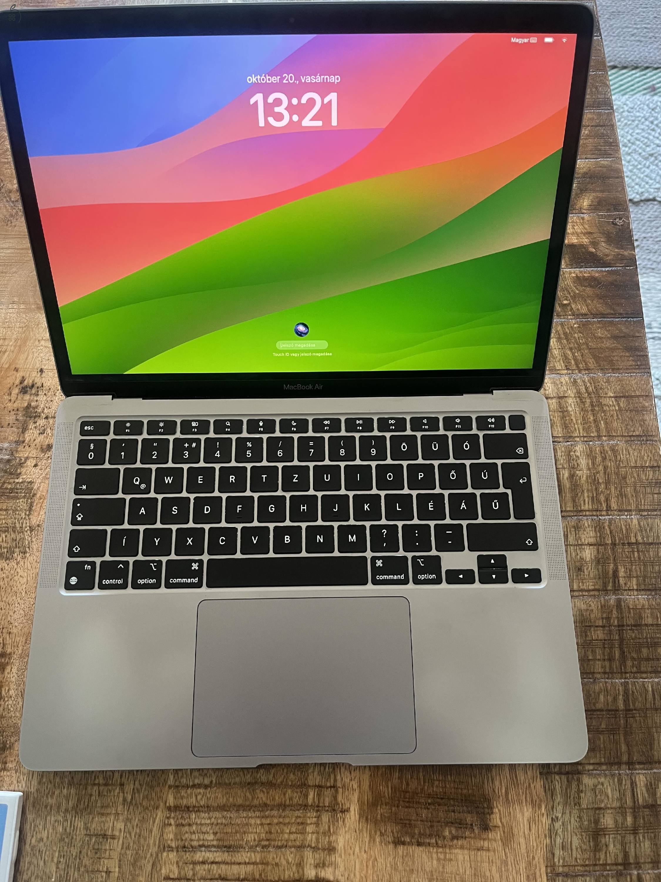  Apple MacBook Air M1 / 256 GB SSD / 8 GB RAM / Space Black