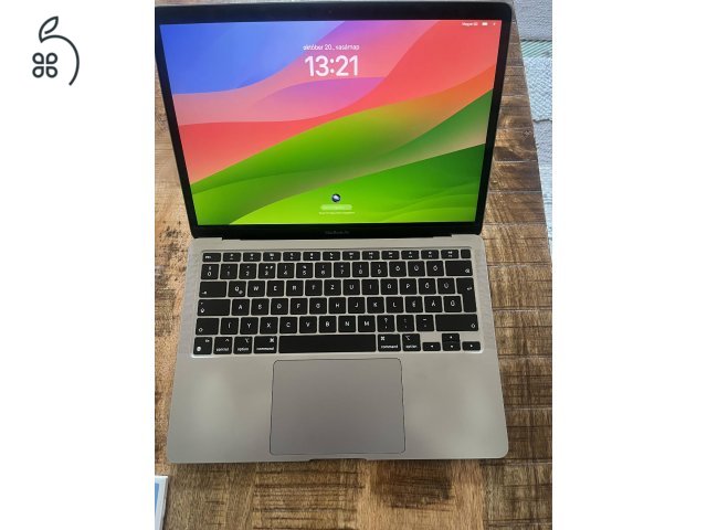  Apple MacBook Air M1 / 256 GB SSD / 8 GB RAM / Space Black