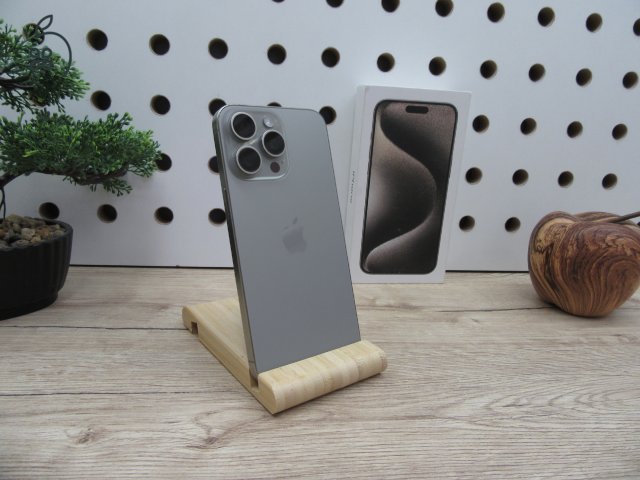 Apple iPhone 15 Pro Max - Natural Titanium - Használt, karcmentes