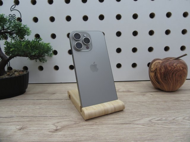  Apple iPhone 15 Pro Max - Natural Titanium - Használt, megkímélt állapot