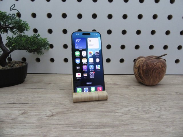  Apple iPhone 15 Pro Max - Natural Titanium - Használt, megkímélt állapot