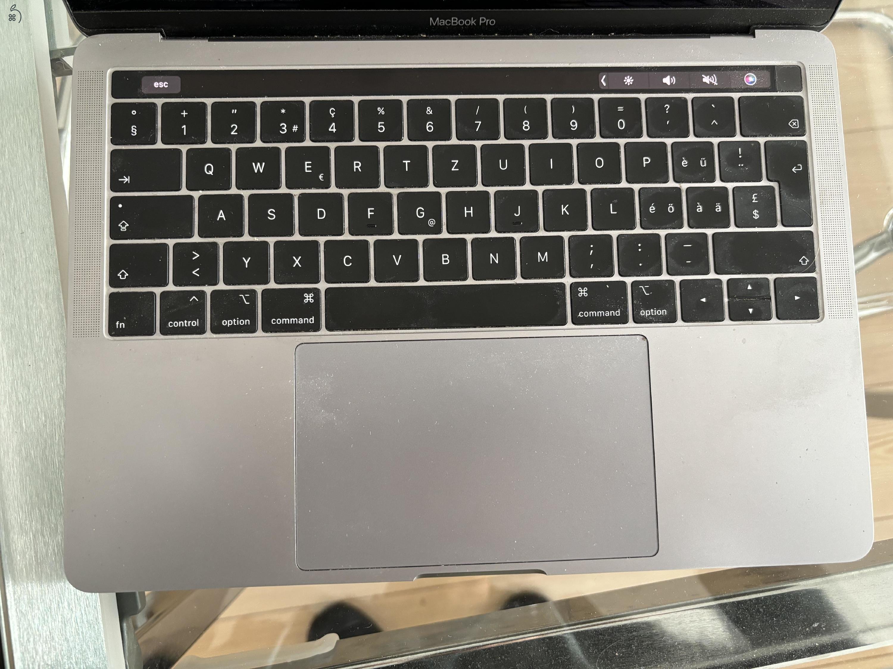 Macbook Pro 2019, 13 inch, Touchbar - kijelzőhibás