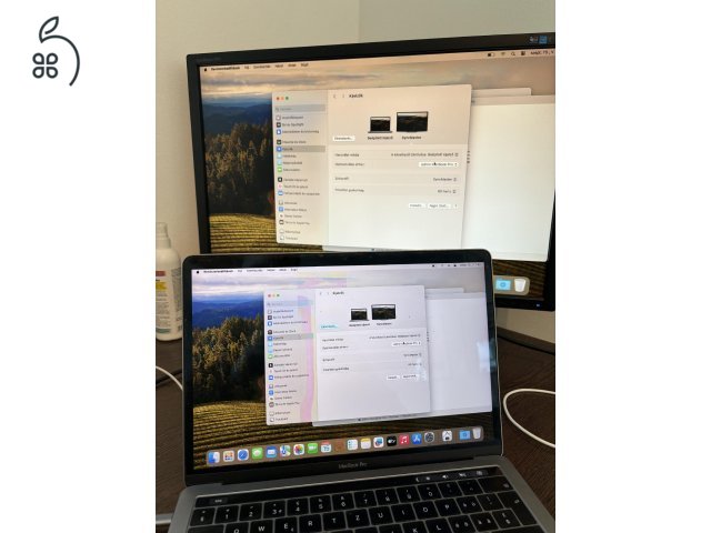 Macbook Pro 2019, 13 inch, Touchbar - kijelzőhibás