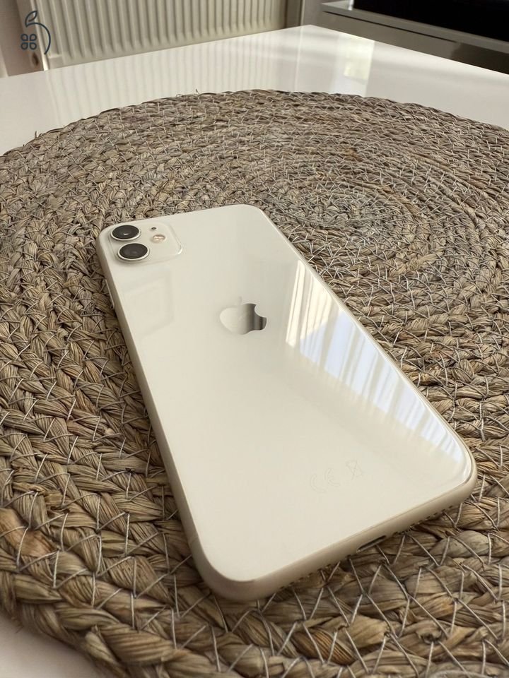 Apple iPhone 11 64GB Fehér, gyönyörű állapotban eladó