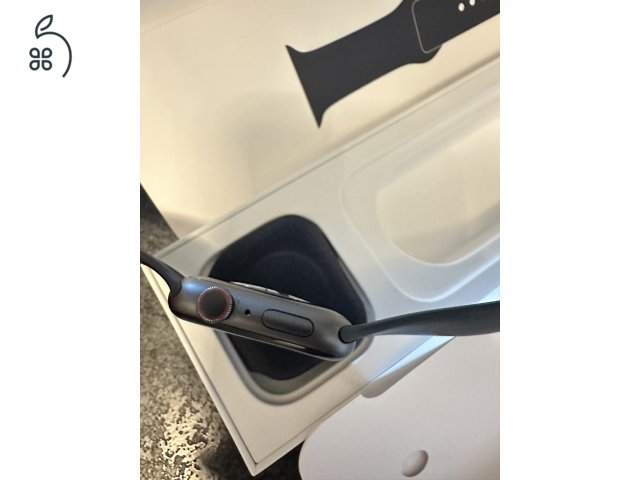 Apple Watch Series 4. Space gray  GPS +cellular