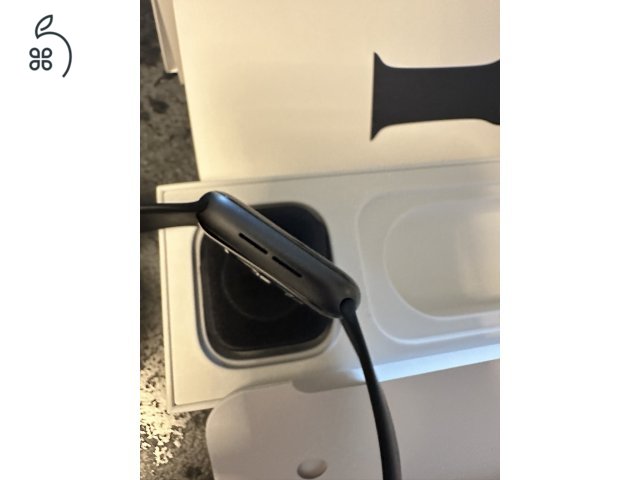 Apple Watch Series 4. Space gray  GPS +cellular