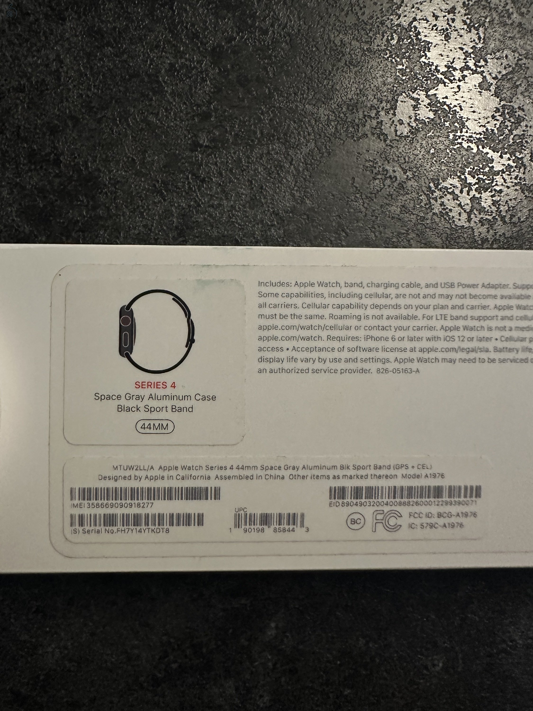 Apple Watch Series 4. Space gray  GPS +cellular