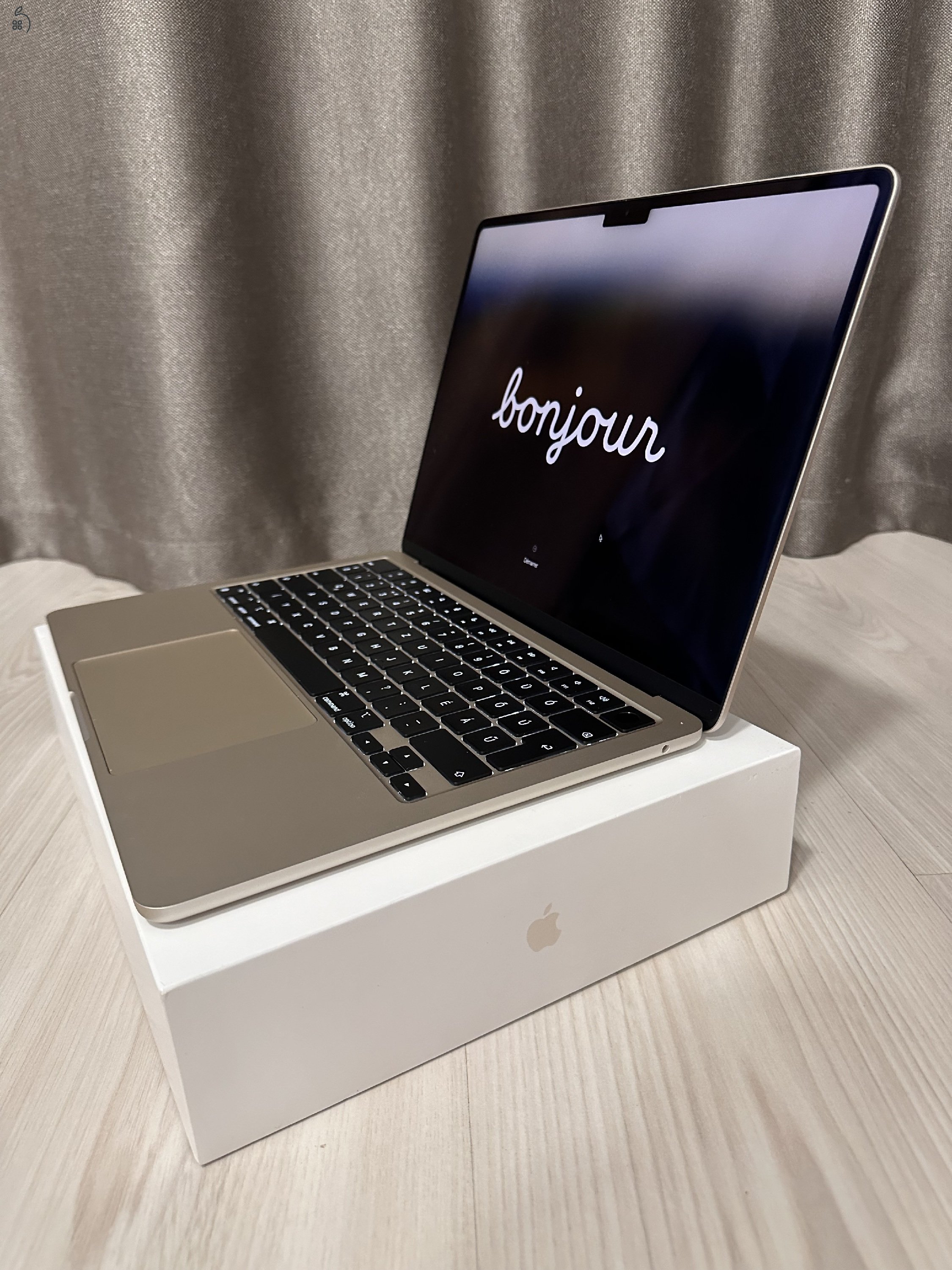 Kitűnő állapotú, Garanciális MacBook Air M2 512GB