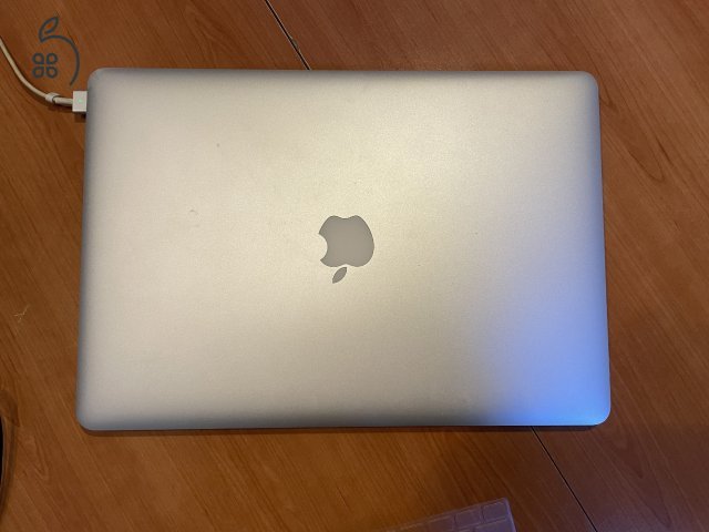 MacBook Pro Retina | Mid 2015 | 15.6” | 256GB SSD | 16GB