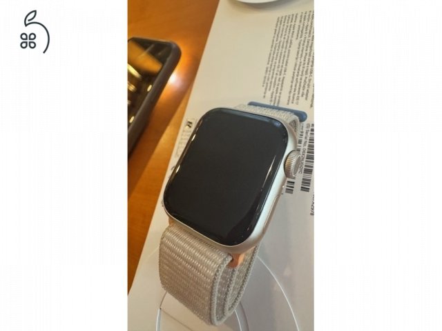 Apple Watch 9 Starlight 41mm