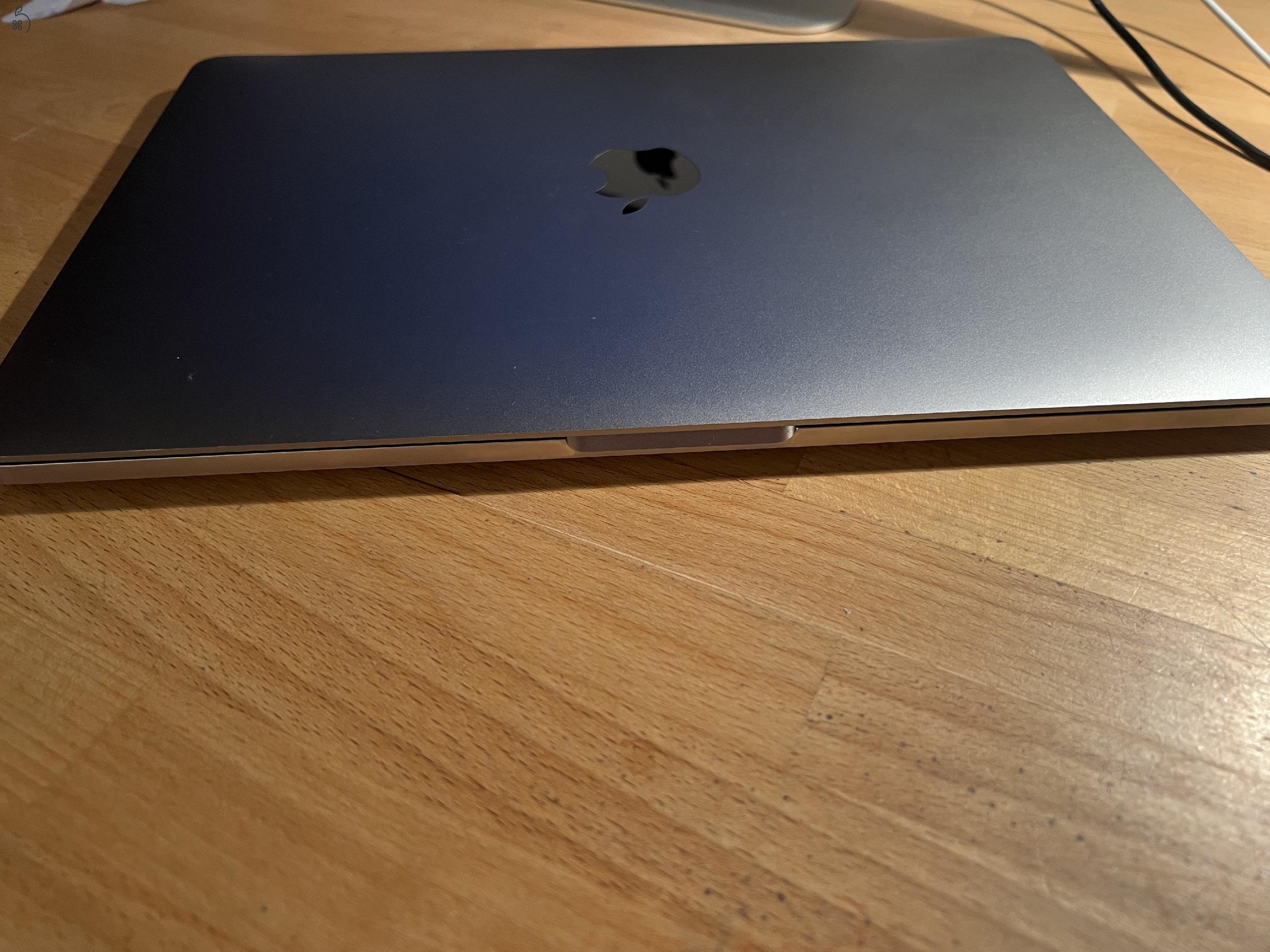 Macbook Pro eladó Magánszemélytől