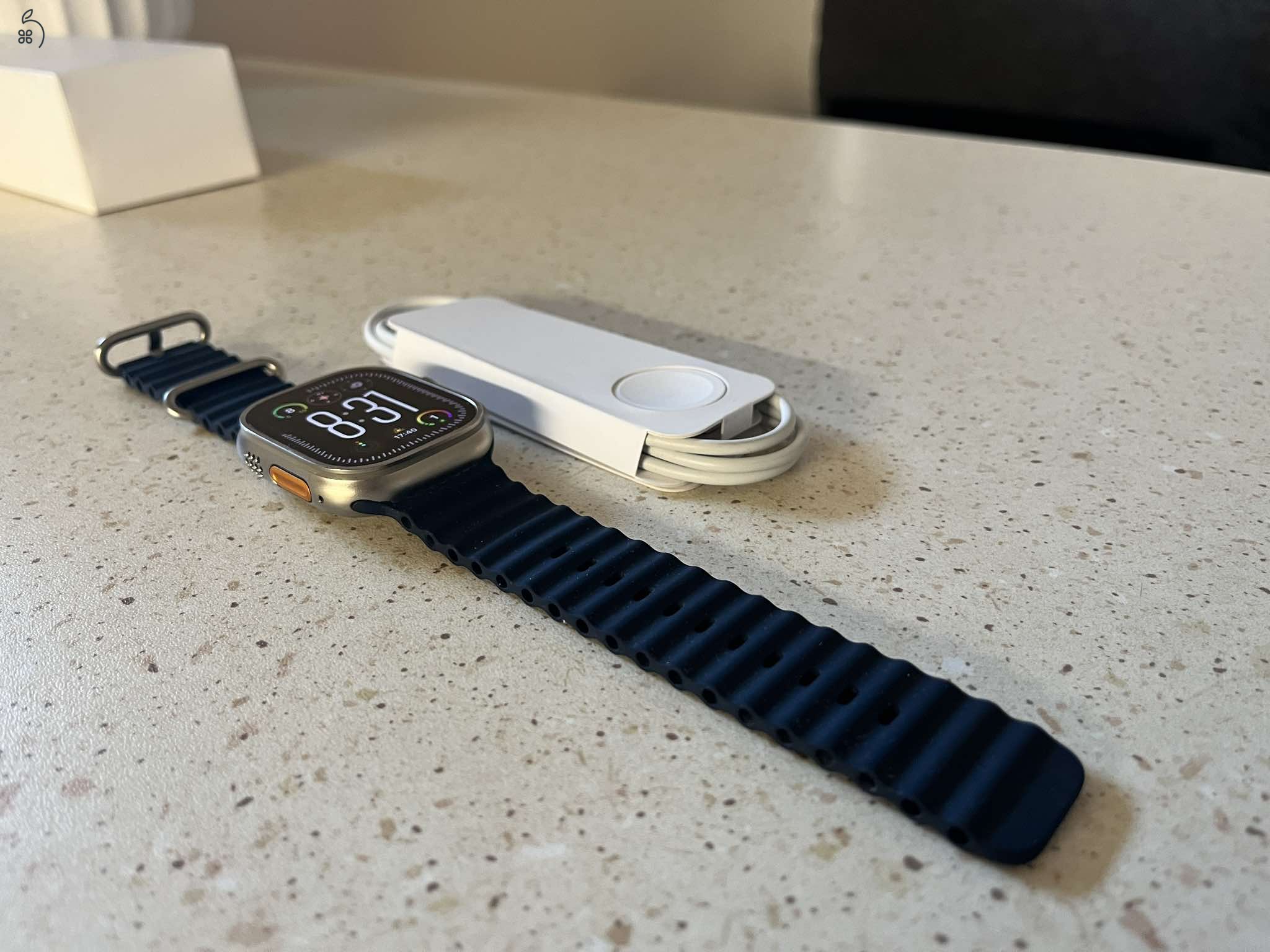 Apple Watch Ultra 2 GPS + Cellular 49mm, 64GB, Tengerészkék Óceán Szíjjal - bontatlan töltővel - 98% akkuval