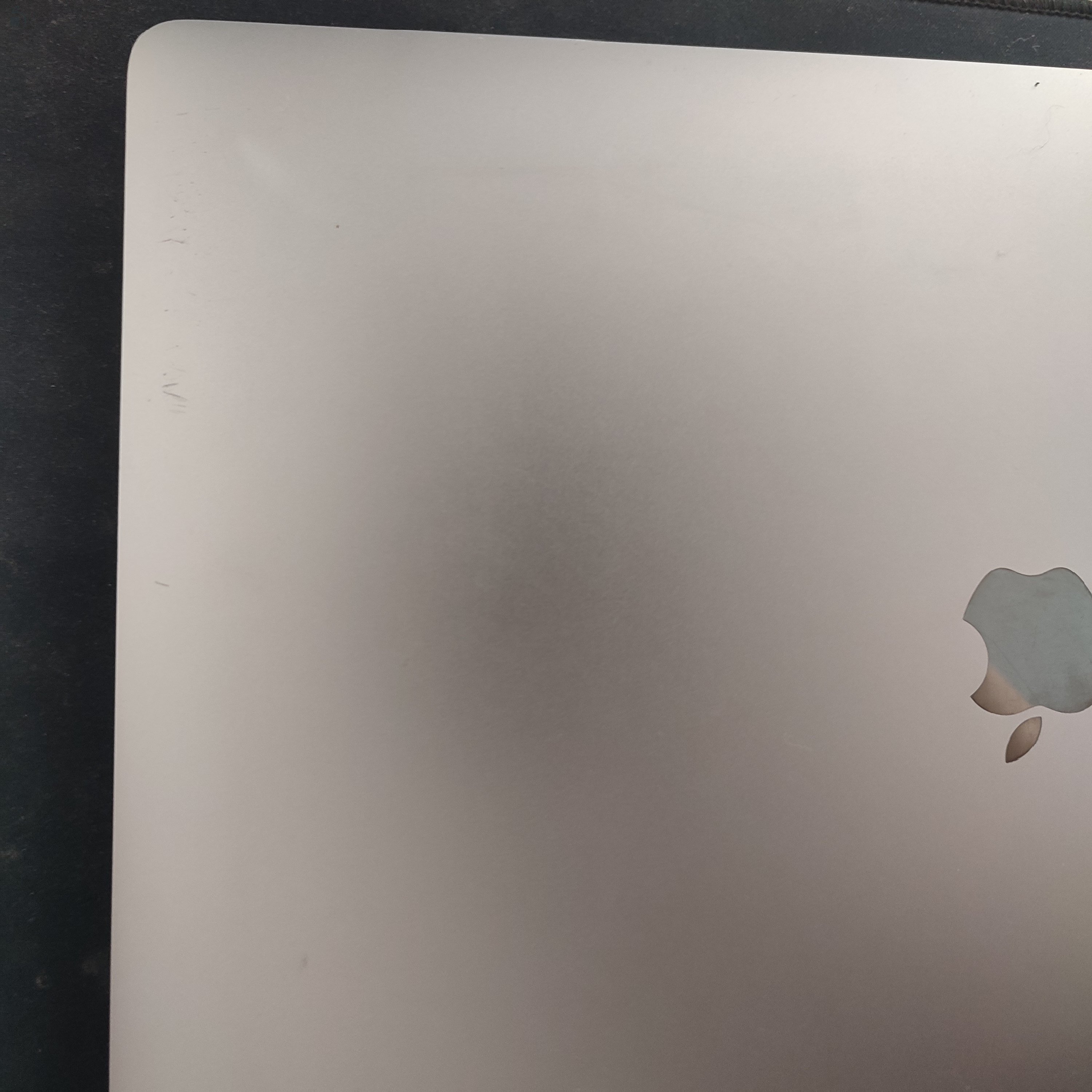 Használt MacBook Pro 2019/16.1 inch/Core I9/16GB RAM/500GB SSD eladó